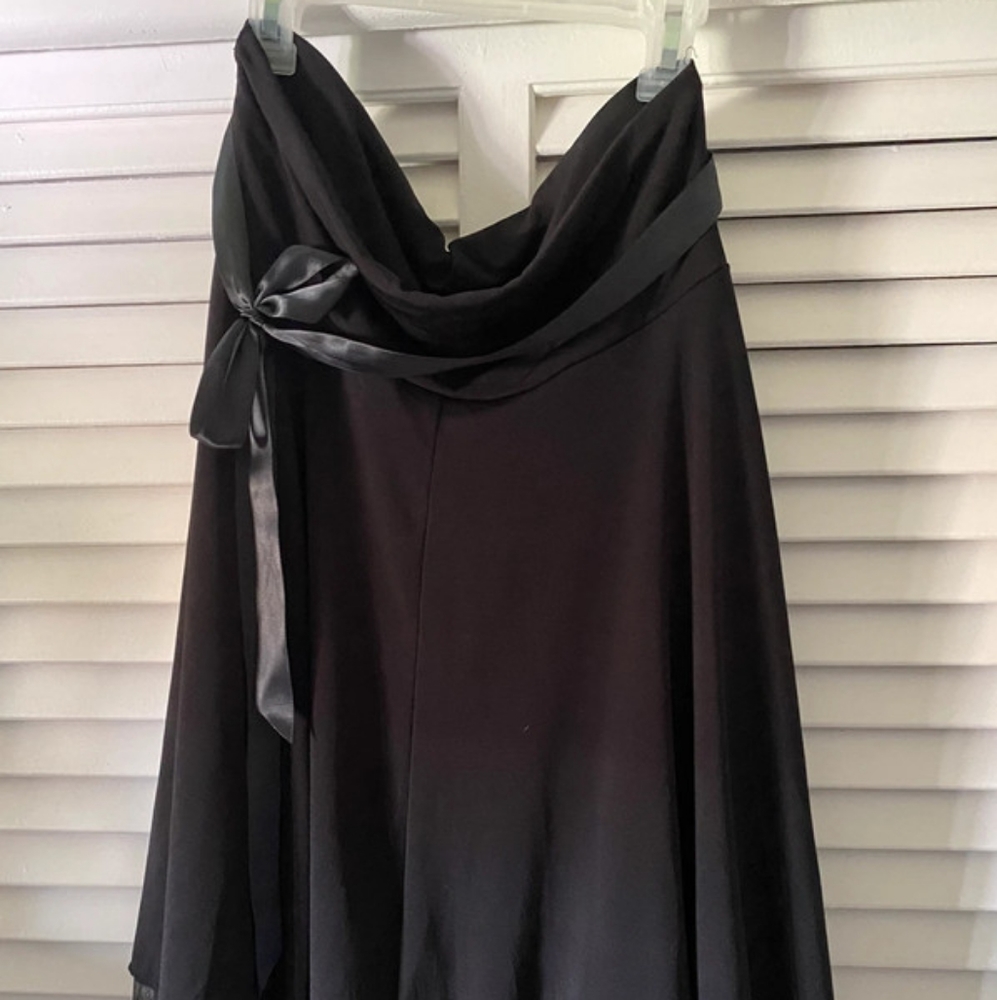 Black long skirt